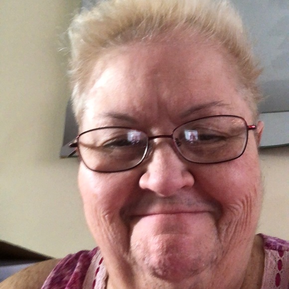 Meet your Posher, Karen - Picture 1 of 1